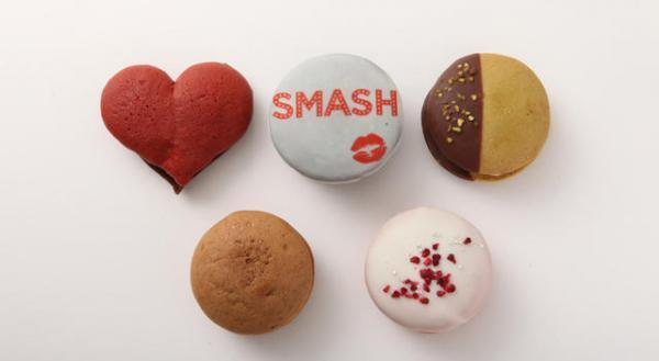 「SMASH」がニューヨークスイーツ専門店Ciappuccinoとコラボ　限定ボックスを販売