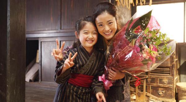 映画『おしん』、極寒過酷ロケを乗り越えクランクアップ！上戸彩「私が守ってあげる」