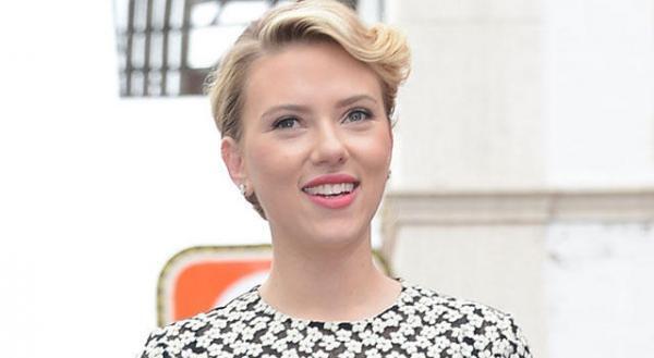 スカーレット・ヨハンソン、美肌の秘訣はリンゴ酢洗顔