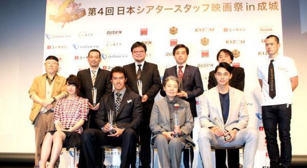 橋本愛への「デートは？」の問いに、樹木希林が「楽しかったです」と助け舟