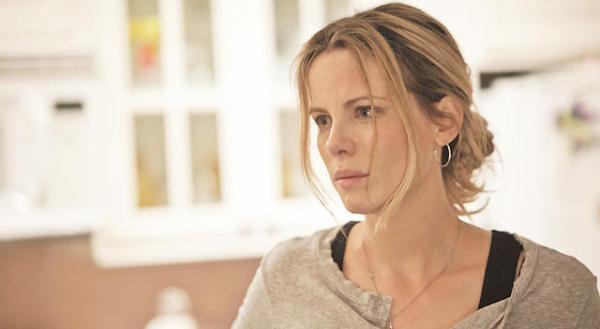 美人が台無し…ケイト・ベッキンセールの“フルボッコ”映像が到着