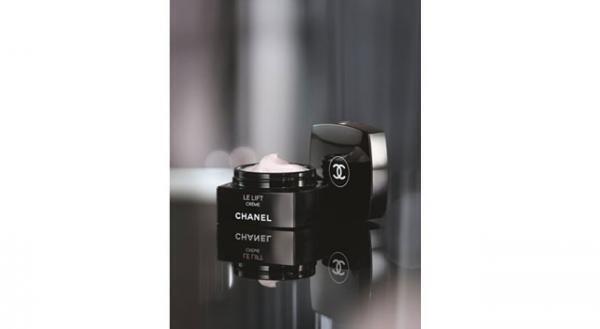 「シャネル」初のエピジェネティクスに着目したエイジングケアシリーズが新発売
