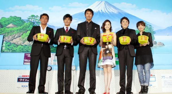 阿部寛、“肉体美”絶賛に恐縮…『テルマエ・ロマエII』完成会見を銭湯で開催