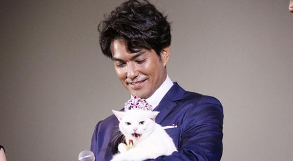 北村一輝、共演ネコを絶賛「NG出さない」「本当にウインク」と萌えまくり