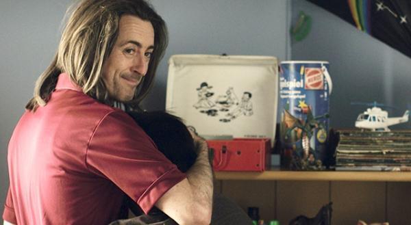 ジャレッド・レトにも引けを取らない名演！アラン・カミングに注目『チョコレートドーナツ』