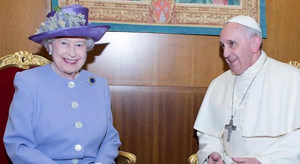英エリザベス女王、ローマ法王に差し上げたキュートな贈り物とは？