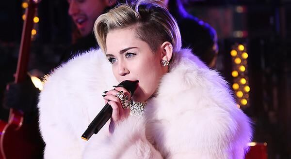 マイリー サイラス 重度のアレルギー症状続く ツアーも中断状態 14年4月19日 ウーマンエキサイト 1 2 マイリー サイラス 重度のアレルギー症状続く ツアーも中断状態 14年4月19日 ウーマンエキサイト 1 2