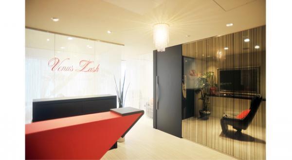 まつげを劇的リフトアップ！　マンネリ打破のアイラッシュケアの新スポット