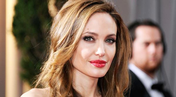 アンジェリーナ・ジョリー、ナミビア市民権を取得？