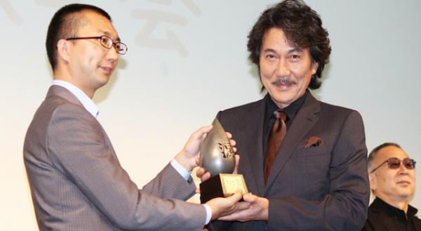 岡田准一、役所広司の“涙”を暴露　「岡田君だって泣いていた」と反撃食らう