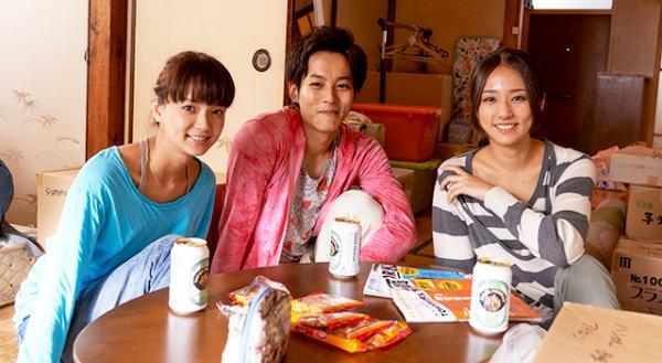 松坂桃李、初の“オネエ”役に！ 多部未華子らとガールズトーク『ピース オブ ケイク』