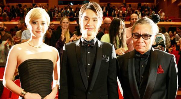 福士蒼汰、主演作引っさげローマ入り！　“スタンディングオーベーション”を初体験