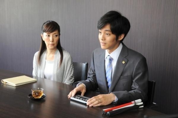 松坂桃李、実在する全盲の弁護士に！ 共演者の顔が思い出せないほど役に没頭
