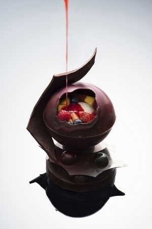 【3時のおやつ】東京マリオットホテル開業1周年記念の個性派クリスマスケーキ、10点限定で予約開始