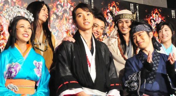 山崎賢人、初舞台「里見八犬伝」開幕を前に「ブッた斬る！」と気合い十分