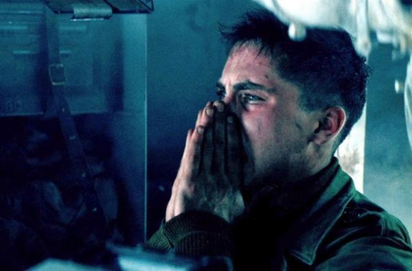 ブラピを師と仰ぐローガン・ラーマン、戦争に涙する新兵を熱演！『フューリー』