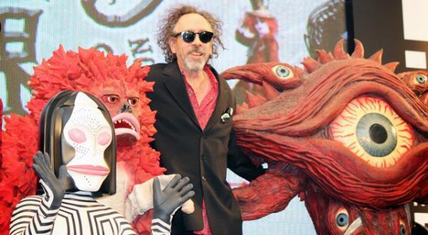 ティム・バートン、ウルトラ怪獣と念願の対面！「ティム・バートンの世界展」日本上陸
