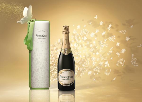 ホームパーティの手土産にアーティなカクテルバッグのシャンパーニュを