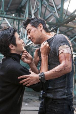 リュ・スンリョン＆イ・ジヌクが“キス寸前”!?『ポイントブランク』“ブロマンス”画像