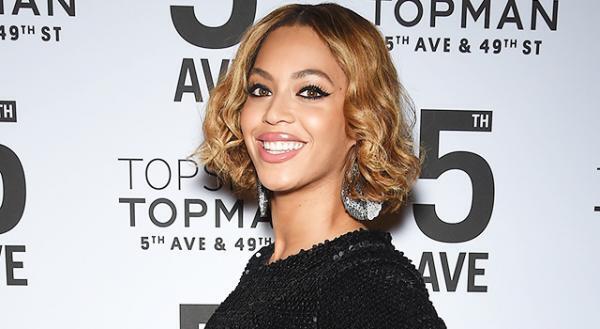 ビヨンセに異変？ 生気の無い顔でゆらゆら揺れるところを目撃される