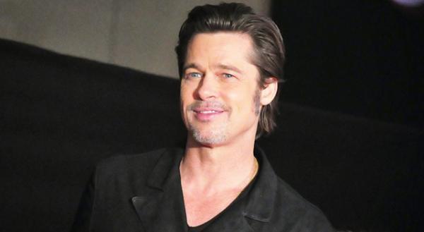 ブラピが買い物客でにぎわう有楽町に登場し、一時騒然！