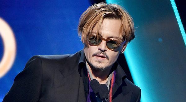 ジョニー・デップ、泥酔状態でスピーチ？ 放送禁止用語を口走る…ハリウッド・フィルム・アワード発表