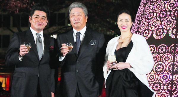 “世界一の山崎”シェリーカスクで伊集院静＆工藤公康＆井川遥が乾杯！　ウイスキーアワード開催