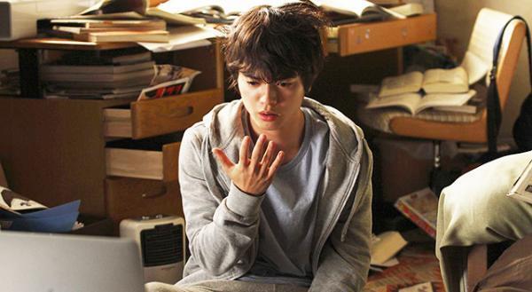 実写版『寄生獣』、SP番組で本編冒頭を公開！ 山崎貴監督は「もったいないなぁ…」