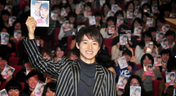 “壁ドン”の立役者・山崎賢人「こんなに流行るとは…」と本人もビックリ！