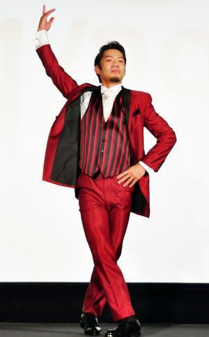 フィギュア高橋大輔の“王子セリフ”に女性客500人熱狂！