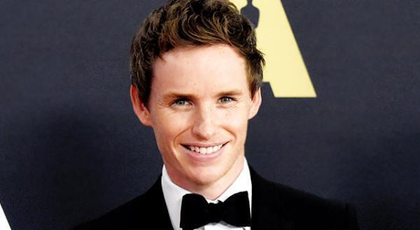 エディ・レッドメイン、交際2年以上の一般女性と結婚！