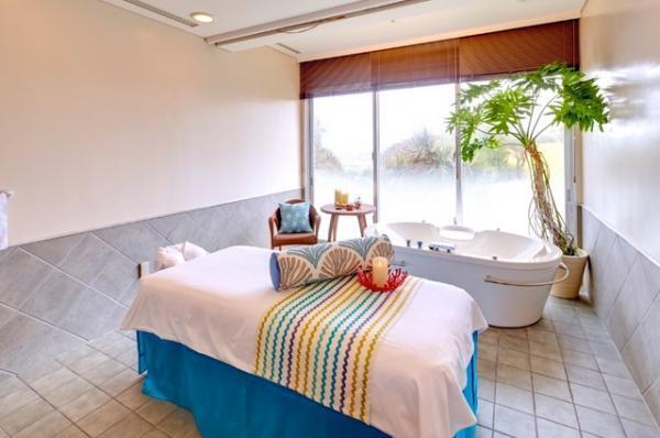 沖縄の万座ビーチリゾートでマリンセンセーションを体験！ 本格タラソセラピーのスパ誕生