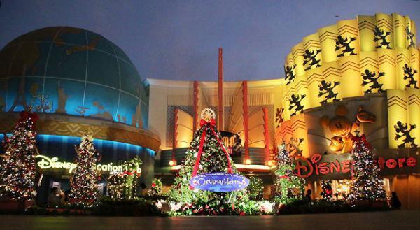 【ディズニー】ゲスト参加型プロジェクション・マッピング初上演！　「イクスピアリ・クリスマス・ハーモニー」