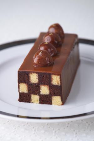 【3時のおやつ】「パティスリー キハチ」、市松模様のニューイヤーケーキを期間限定発売