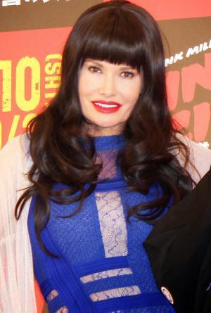 カイヤ、離婚宣言は「本当」　笑顔で「麻世、バイバーイ」