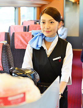 大島優子6年ぶり主演映画！ 職業“ロマンスカーのアテンダント”