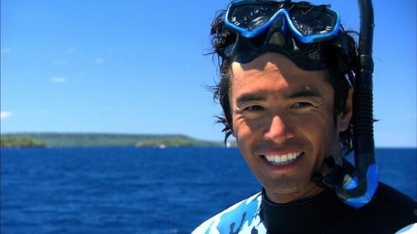 【特別映像】伊藤英明、奇跡の海で親子クジラと大接近！「子どもがいたら見せたい」