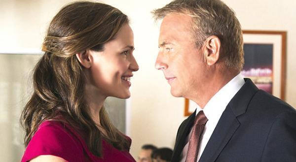 【特別映像】良妻ジェニファー・ガーナー、劇中でも“内助の功”を発揮！『ドラフト・デイ』