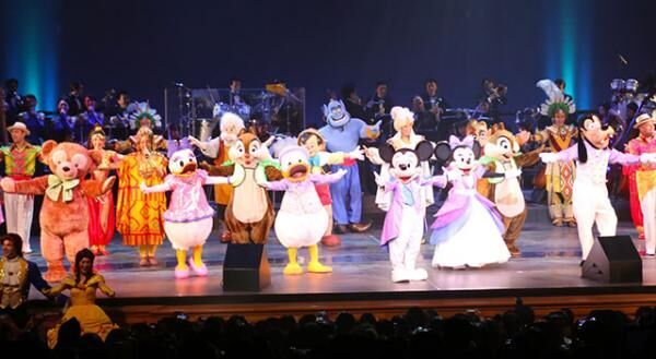 ディズニー バレンタイン ナイト スタート ファイナル公演は8年間をプレイバックする号泣ショー 15年1月31日 ウーマンエキサイト 1 3