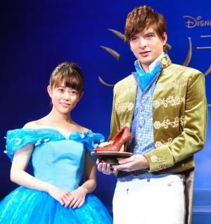 高畑充希×城田優が“シンデレラ＆白タイツ王子”コスプレで魔法合戦！