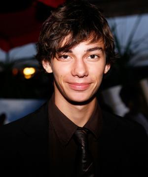 カナダから到来！　甘マスクのイケメン俳優デヴォン・ボスティックに注目