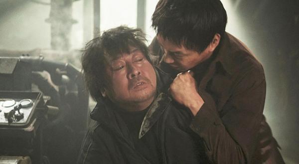 【予告編】JYJユチョン、新人賞独占の熱演！ 衝撃の実話描く『海にかかる霧』