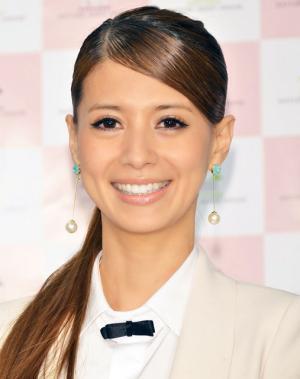 吉川ひなの、“芸人転向”宣言？「恥ずかしい事はネタにして」