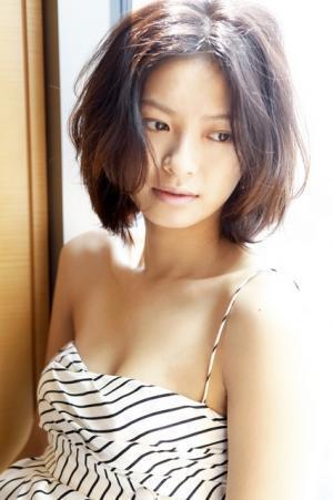 榮倉奈々、5年ぶり写真集は“春夏秋冬”がテーマ「全く違う時期の自分を…」