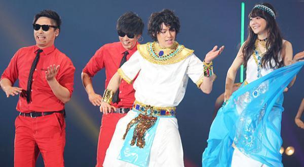 【第20回東京ガールズコレクションS/S】真剣佑、“ラッスンゴレライ”でテンションMAX！