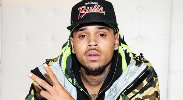 クリス・ブラウン、生後9か月の女児の父親になっていた