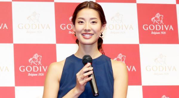 すみれ、好みの男性は「シャイな人」と告白も…「日本の男性にモテない」