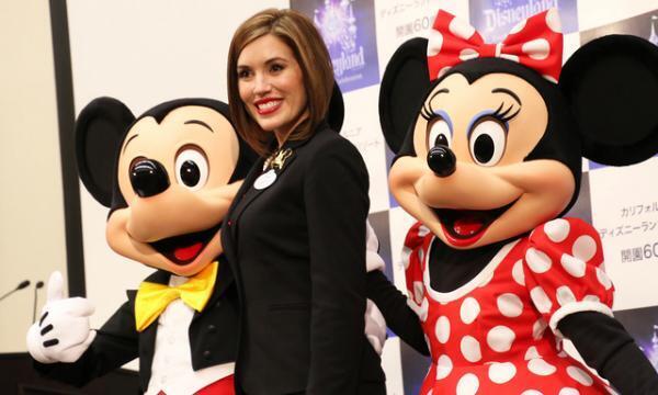 【ディズニー】カリフォルニアディズニーランドが60周年！ パーク全体が“ダイヤモンドブルー”に輝く