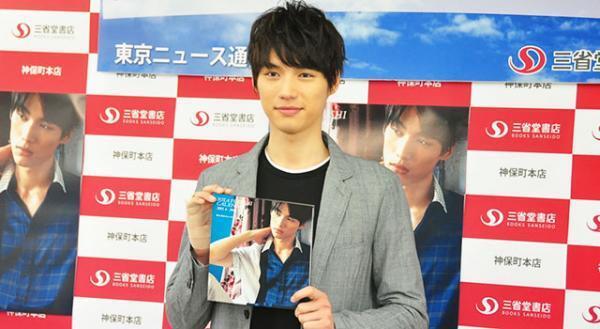 福士蒼汰、「壁ドン卒業？」の質問に「入学してない！」と苦笑