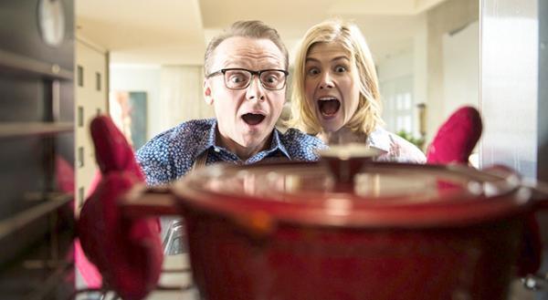 ロザムンド・パイク、サイモン・ペッグと幸せ探し!?『しあわせはどこにある』